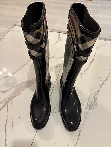 Burberry Burrberry yagmur cizmesi 41 no