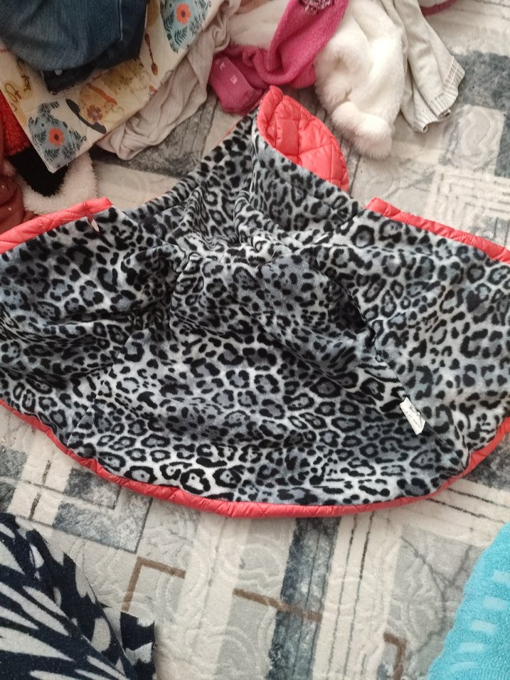 Düğmeli Kapüşonlu Kız Çocuk Mont - Görsel 3