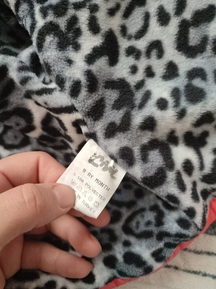 Düğmeli Kapüşonlu Kız Çocuk Mont - Görsel 4