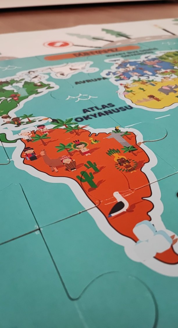 Çocuklar için renkli dünya haritası puzzle - Görsel 2