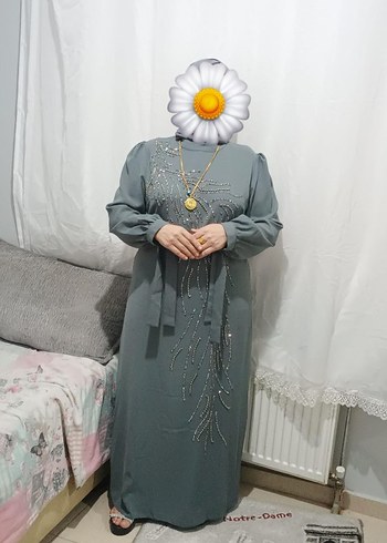 52 Beden gri Renk Boncuk ve taş İşlemeli Gri Uzun şık abiye,Elbise