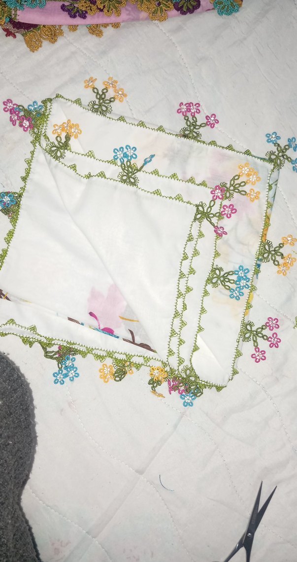 2tarafı işlenmiştir diğr 2 Kenarı önce işlenmiş Çok Renkli eşarp - Görsel 3