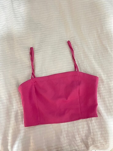 Zara Pembe crop