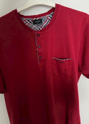 Kırmızı Düğmeli Erkek Tişört - Görsel 2