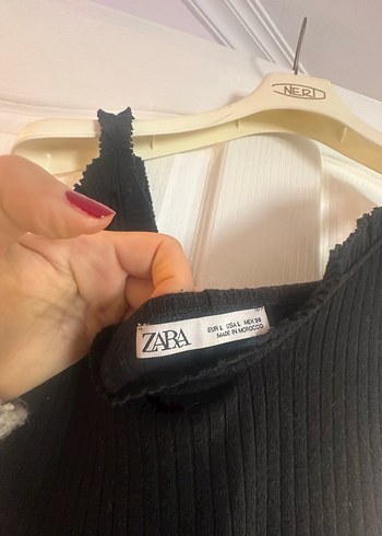 Zara Siyah V Yaka Uzun Fırfırlı Kadın Elbise