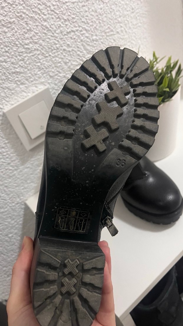 Siyah Deri Topuklu Kadın Bot - Görsel 4