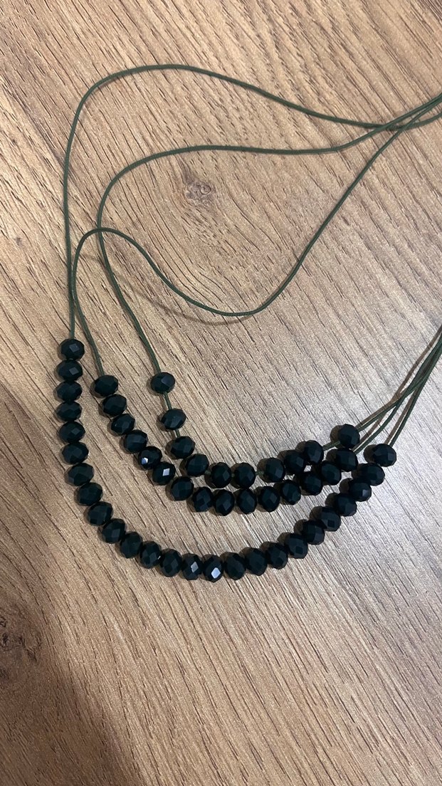 Yeşil Siyah Boncuklu Minimalist Kolye - Görsel 2