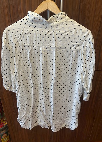 GAP Orjinal Düğmeli Beyaz Puantiyeli Kadın Gömlek - Görsel 7