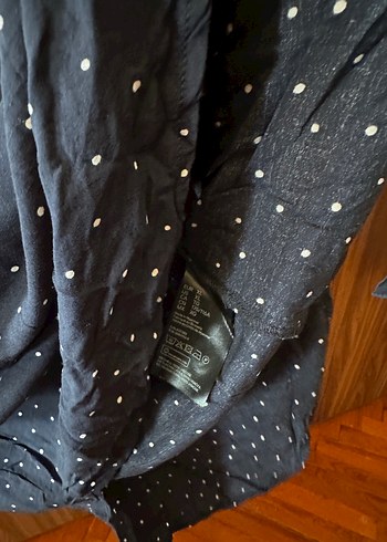 Lacivert Puantiyeli V Yakalı Kısa Kollu Kadın Gömlek - Görsel 4