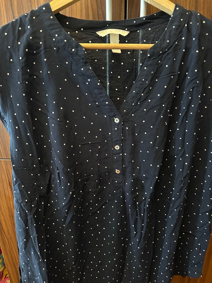 Lacivert Puantiyeli V Yakalı Kısa Kollu Kadın Gömlek - Görsel 2