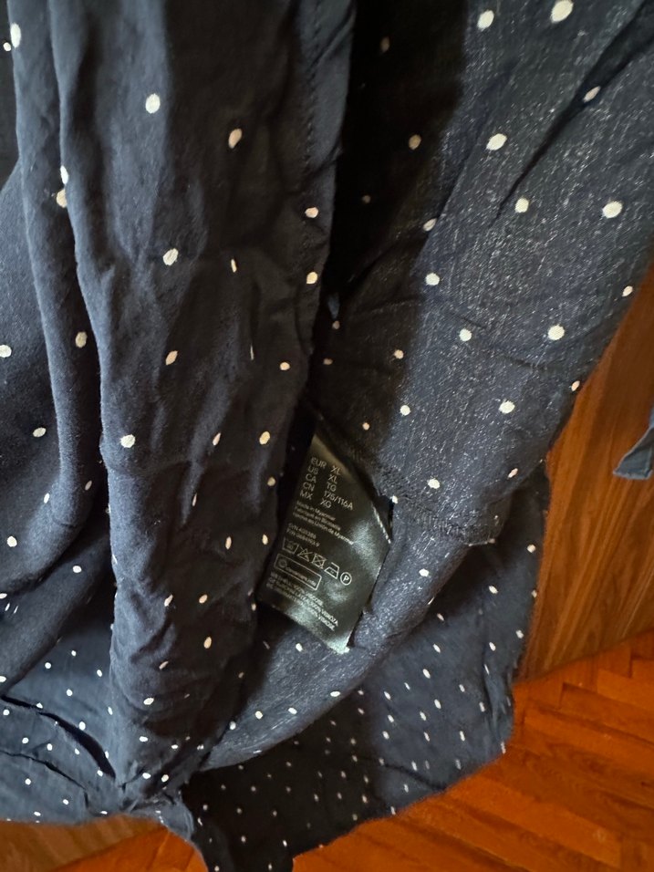 Lacivert Puantiyeli V Yakalı Kısa Kollu Kadın Gömlek - Görsel 4