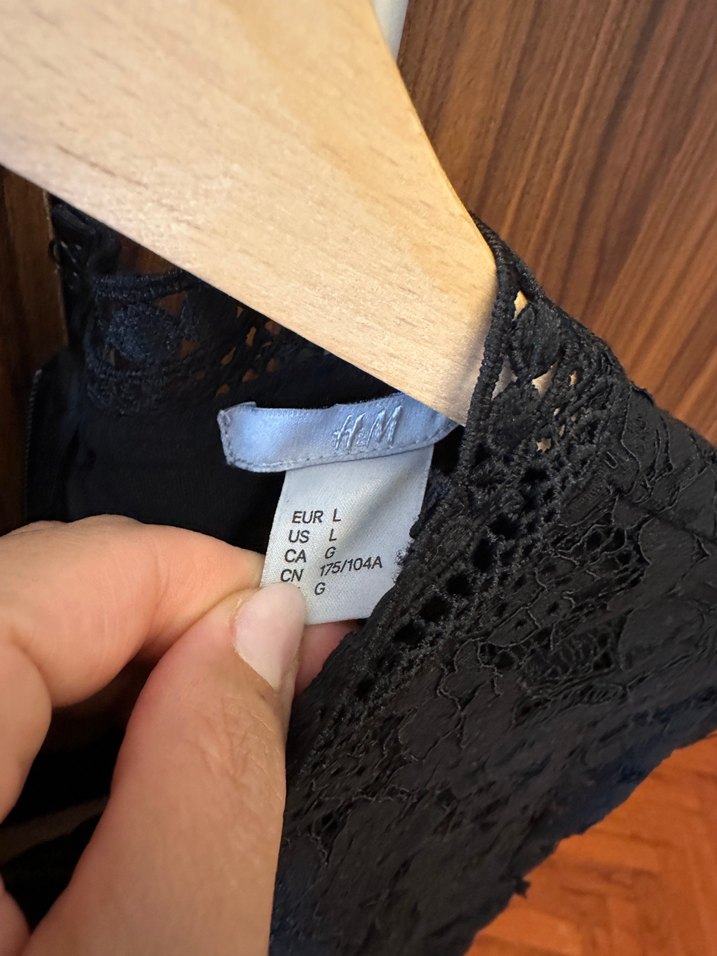 Siyah Dantelli Midi V Yaka Kısa Kollu Elbise - Görsel 3