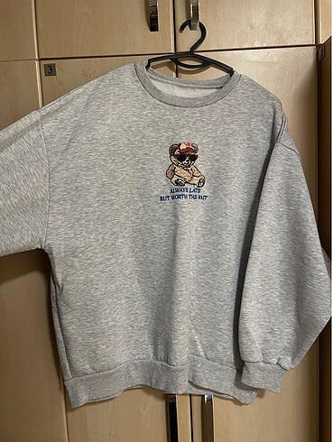 sweatshirt