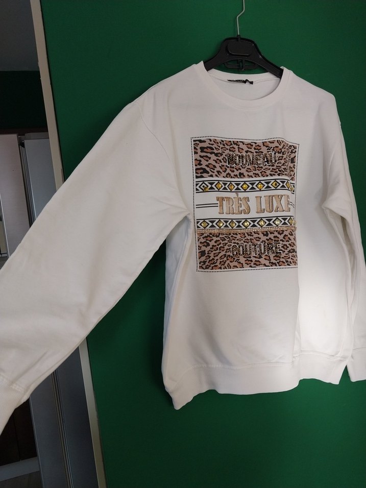 Kadın Beyaz Payetli Baskılı Sweatshirt - Görsel 4