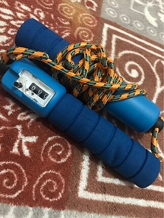 Sayaçlı atlama ipi