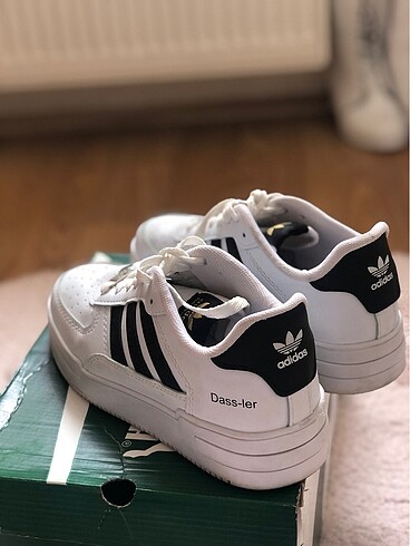 Adidas spor ayakkabı