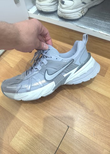 Nike Gri Bağcıklı Spor Ayakkabı - Görsel 2