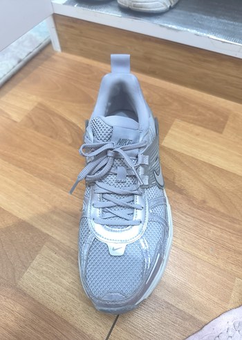 Nike Gri Bağcıklı Spor Ayakkabı - Görsel 5