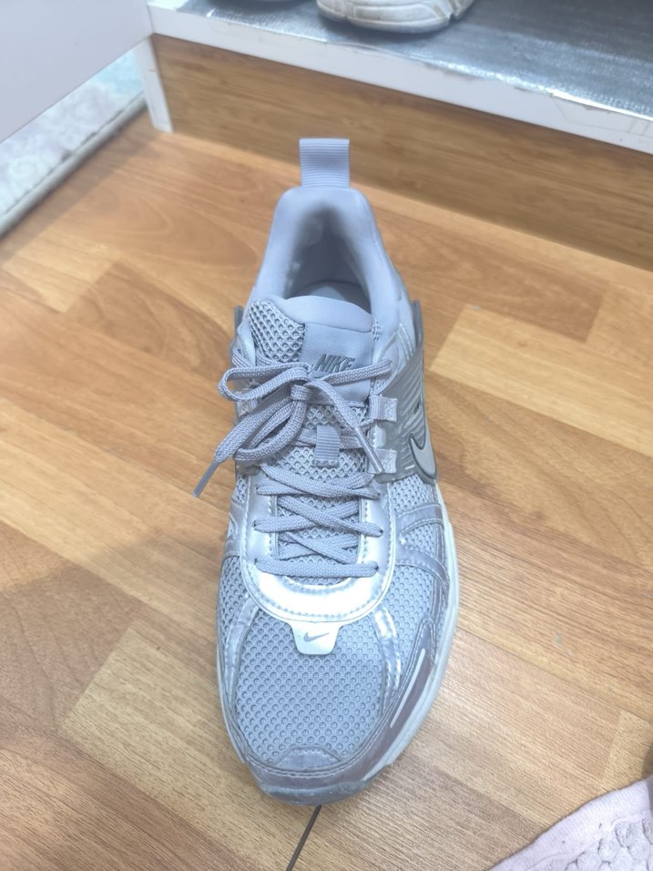 Nike Gri Bağcıklı Spor Ayakkabı - Görsel 5