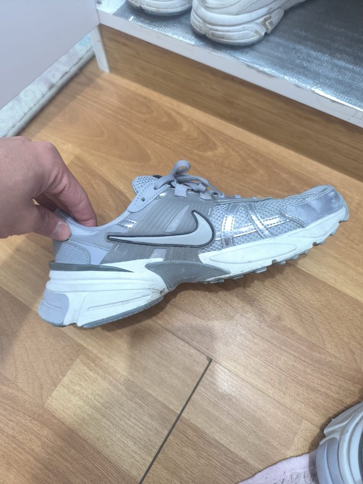 Nike Gri Bağcıklı Spor Ayakkabı - Görsel 4