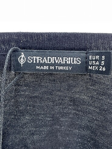 s Beden siyah Renk Stradivarius T-shirt %70 İndirimli.