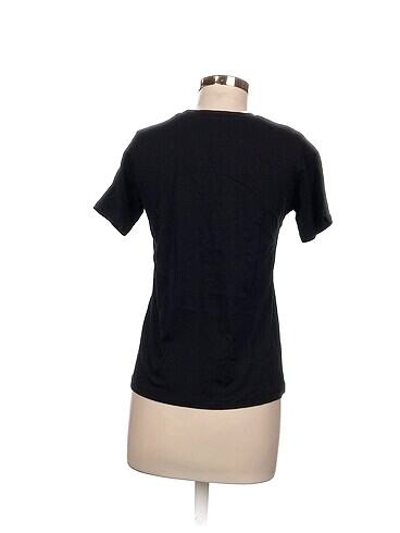 s Beden Stradivarius T-shirt %70 İndirimli.