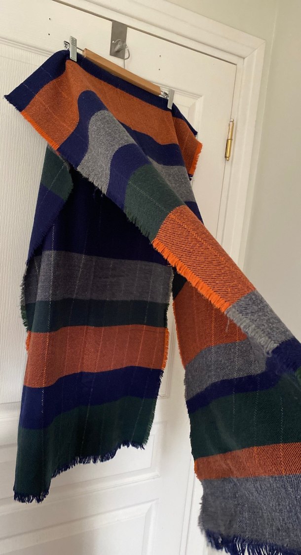 Çok Renkli Uzun Çizgili Atkı - Görsel 2