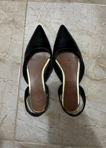 Siyah Tokalı Stiletto