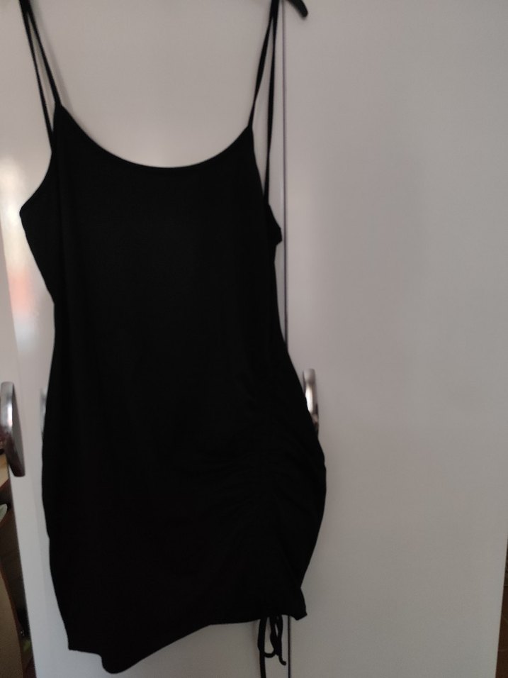 SİYAH ELBİSE - Görsel 2