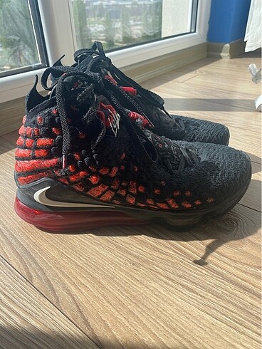 Nike lebron 17