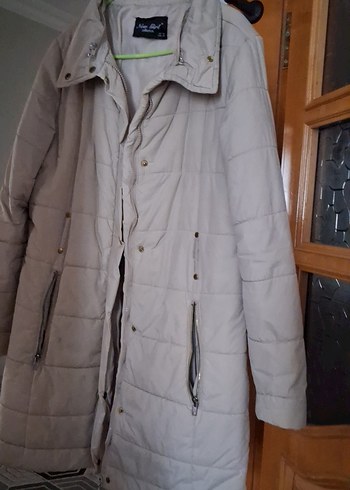 Bej Uzun Kadın Kışlık Mont Düğmeli