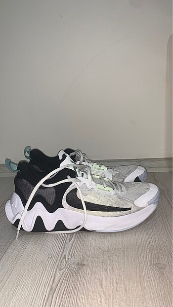 Nike Giannis immortality 2 Beyaz