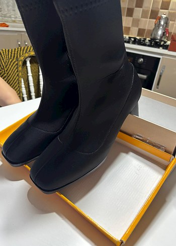 Siyah Stiletto Topuklu Lastik Bot - Görsel 2