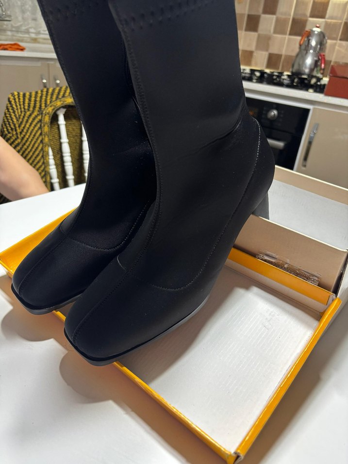 Siyah Stiletto Topuklu Lastik Bot - Görsel 2