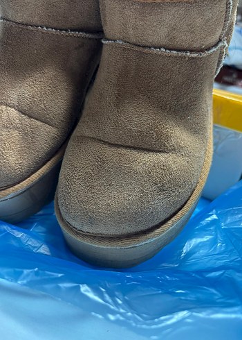 UGG Taba Süet Kadın Dolgu Topuk Bot - Görsel 3