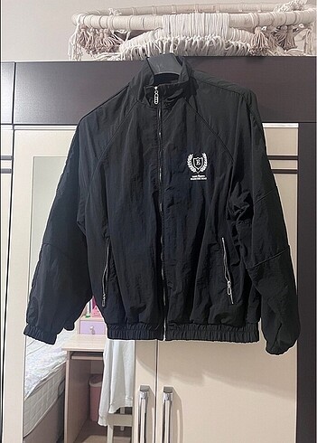 bershka yağmurluk