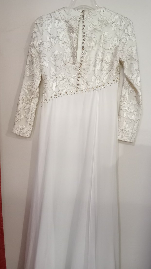 Uzun Kollu Boncuk İşlemeli Beyaz Tesettür Elbisesi - Görsel 4