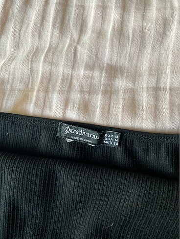 Stradivarius askılı siyah crop