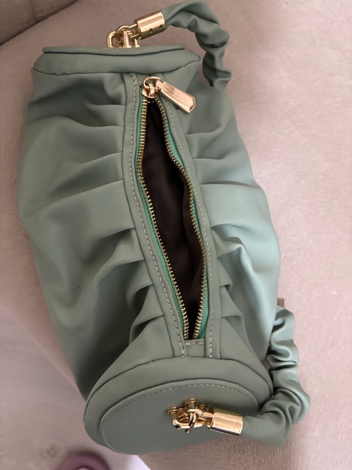 Yeşil Büzgülü Kadın Çanta - Görsel 4
