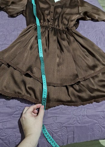 V Yaka Düğmeli Kahverengi Mini Elbise - Görsel 6