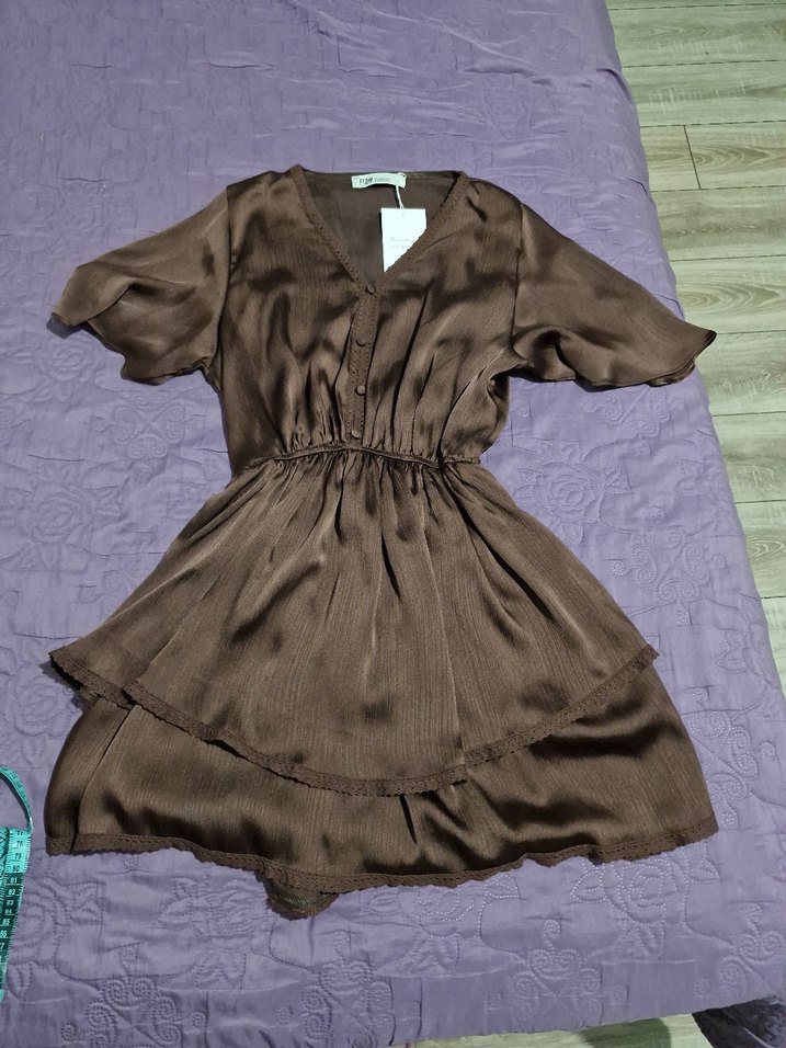 V Yaka Düğmeli Kahverengi Mini Elbise - Görsel 5