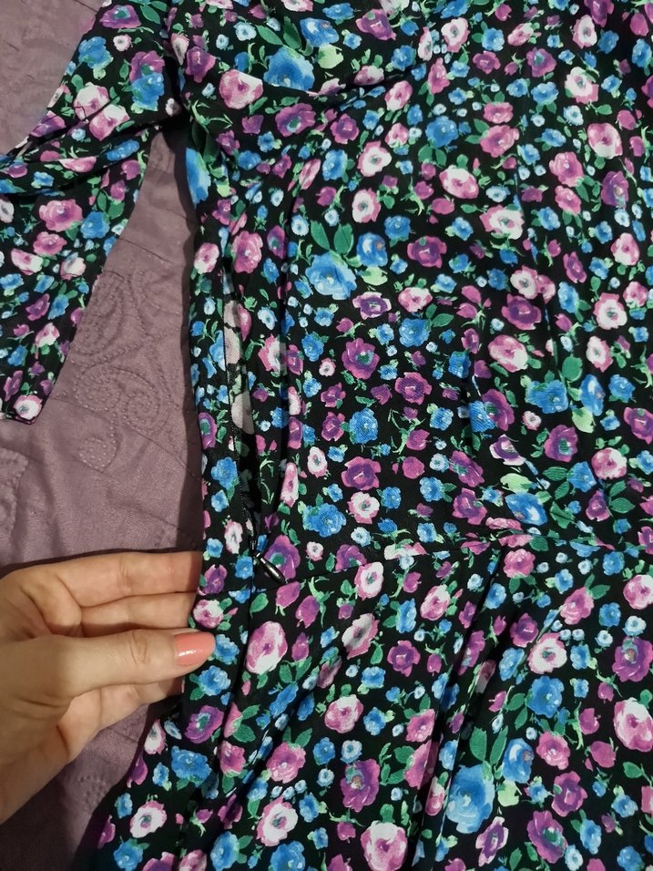 Çiçek Desenli V Yaka elbise - Görsel 3