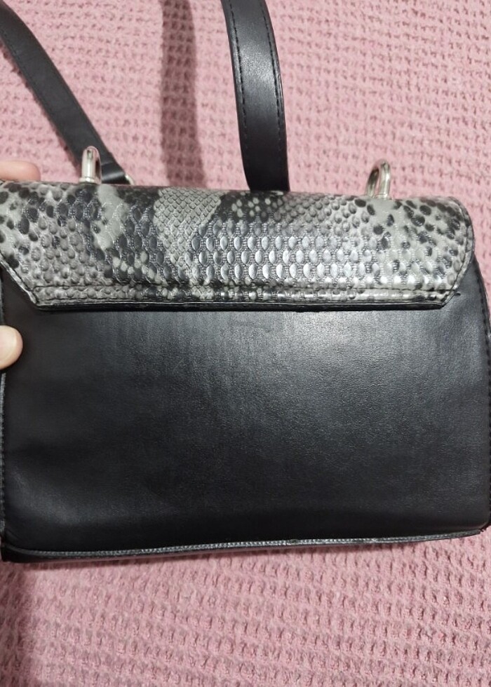 Mavi marka askılı çanta - Görsel 3