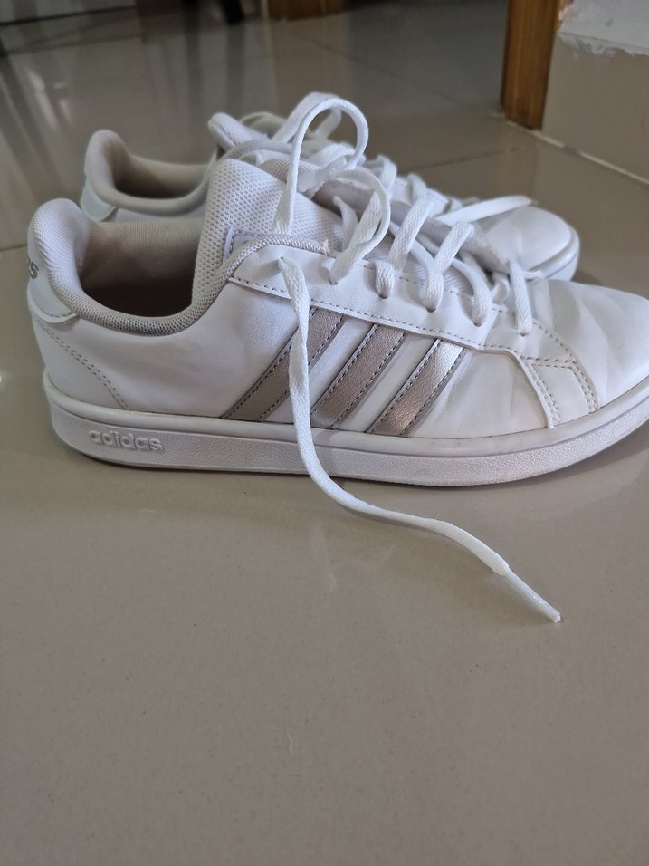 Adidas Beyaz Gri Kadın Spor Ayakkabı - Görsel 2