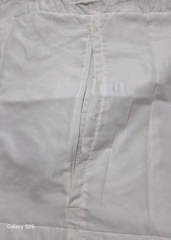 İşlemeli Krem Parlak Yatak Örtüsü - Görsel 4