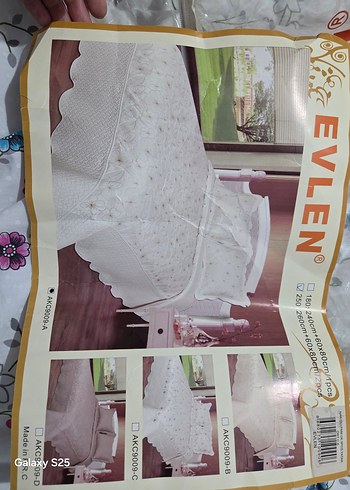 İşlemeli Krem Parlak Yatak Örtüsü - Görsel 8