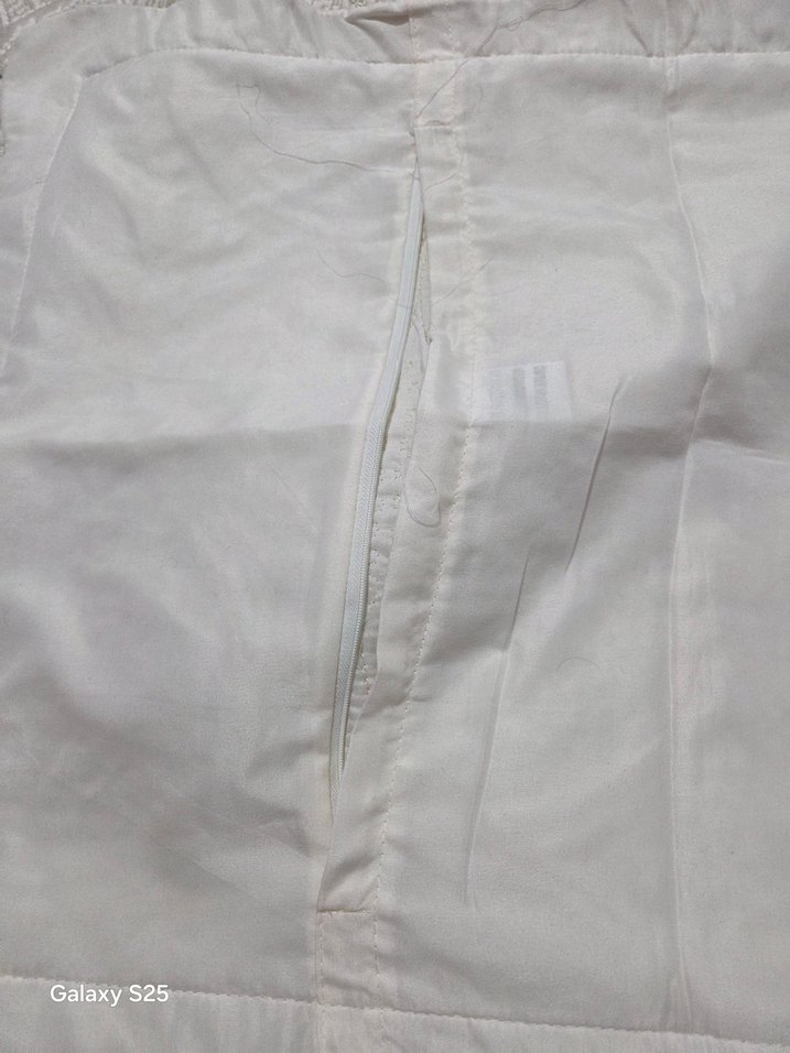 İşlemeli Krem Parlak Yatak Örtüsü - Görsel 4