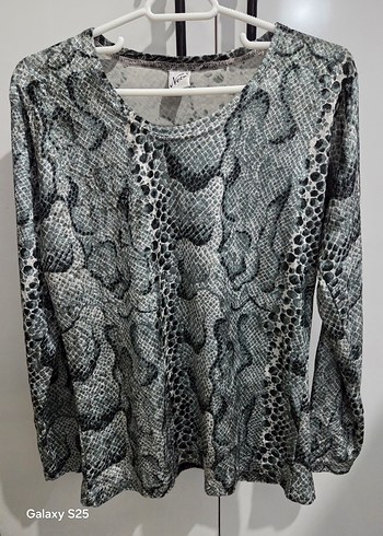 Gri Yılan Desenli Bluz - Görsel 2