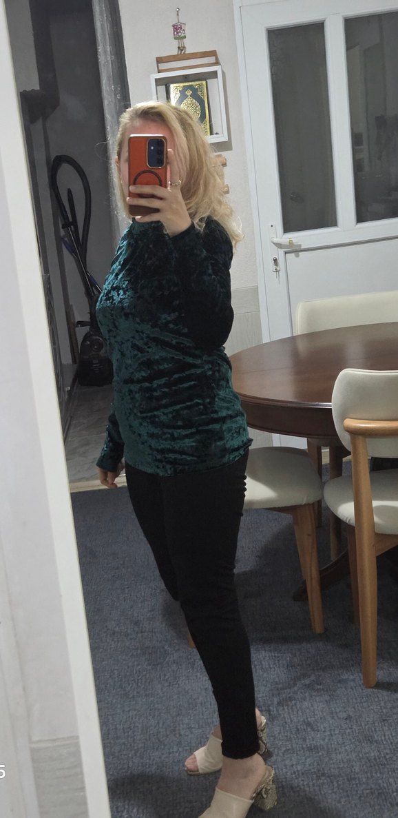 Yeşil Kadife Bluz - Görsel 3