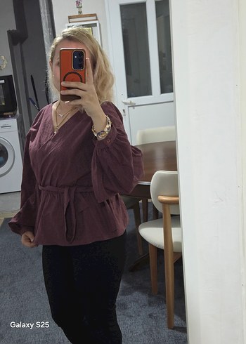 Kemerli Bordo Süet V Yaka Bluz - Görsel 4